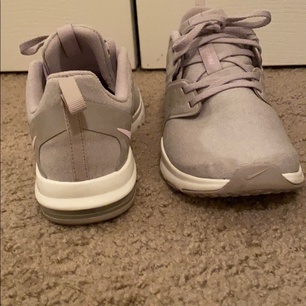 Nike sneakers - Picture 2 of 5